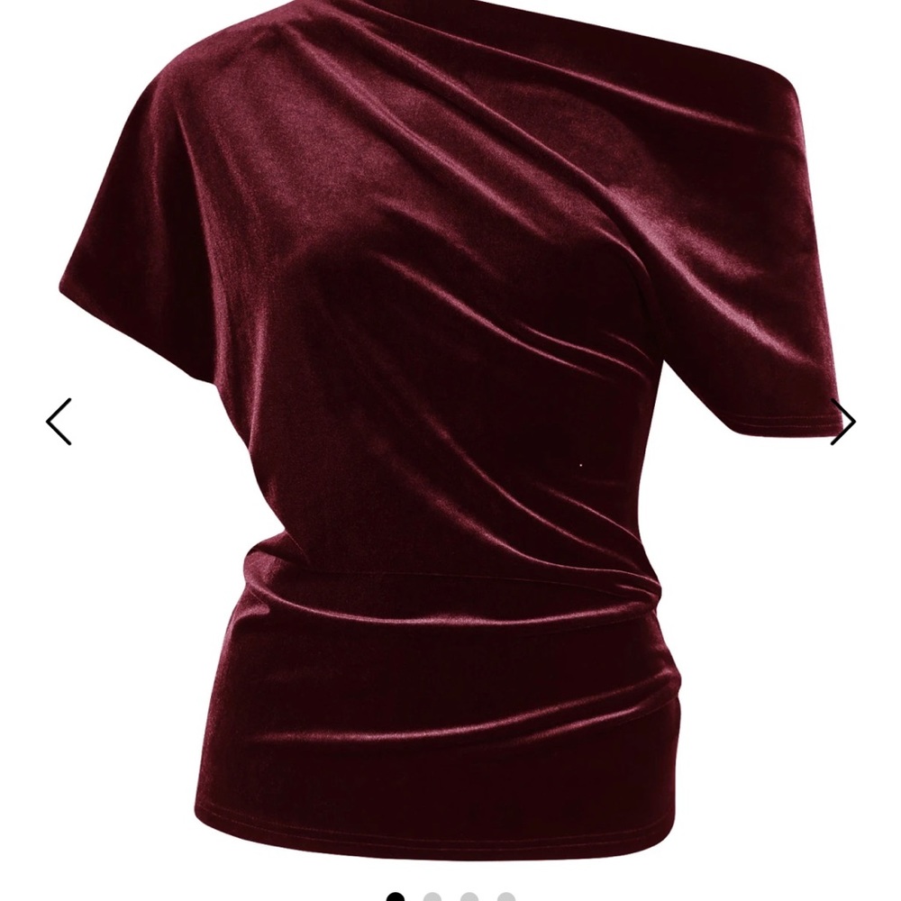 Me & Thee (Wolf & Badger) NWT red velvet top size 8US